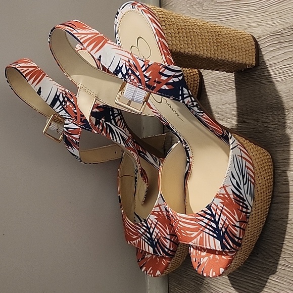 Sandals - Picture 2 of 3